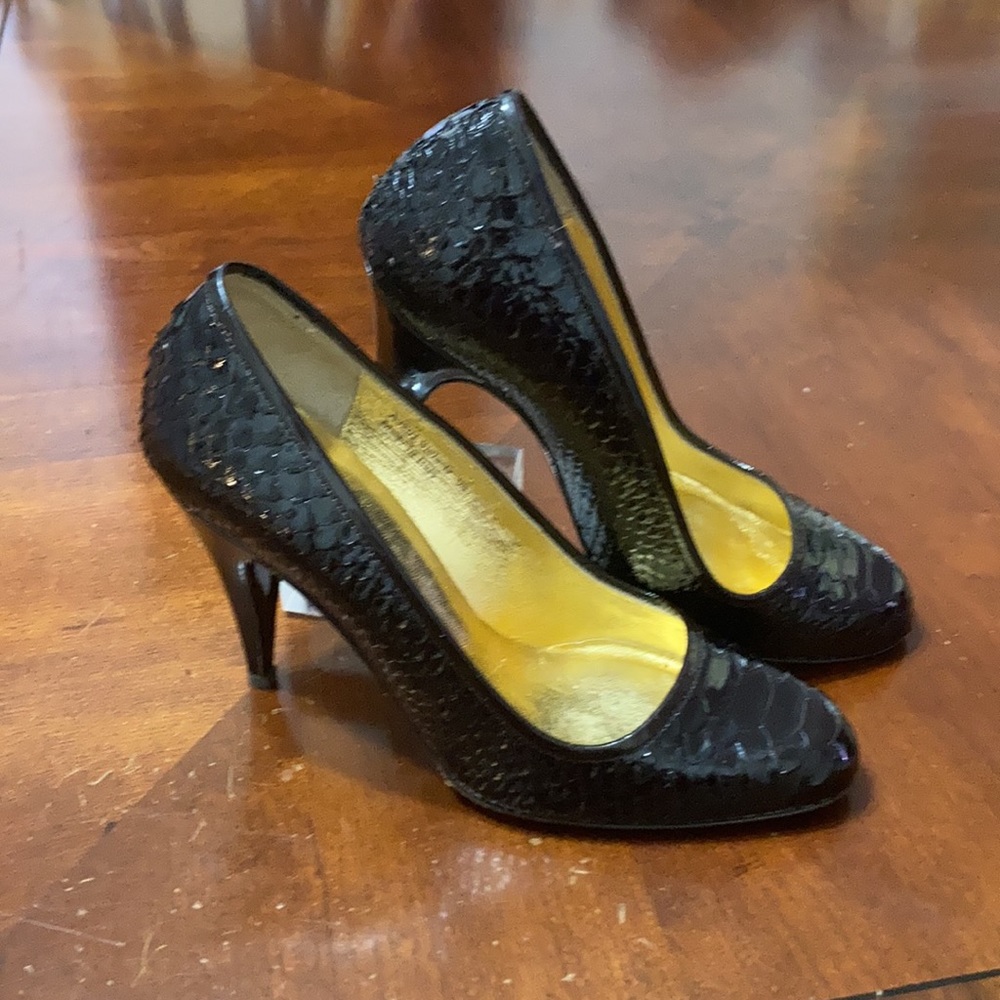 Coach Heels - Picture 9 of 9